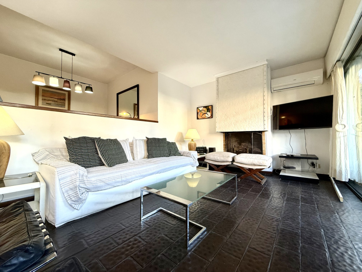 Imagen de Apartamento en venta con alma de casa. Zona Península Punta del Este