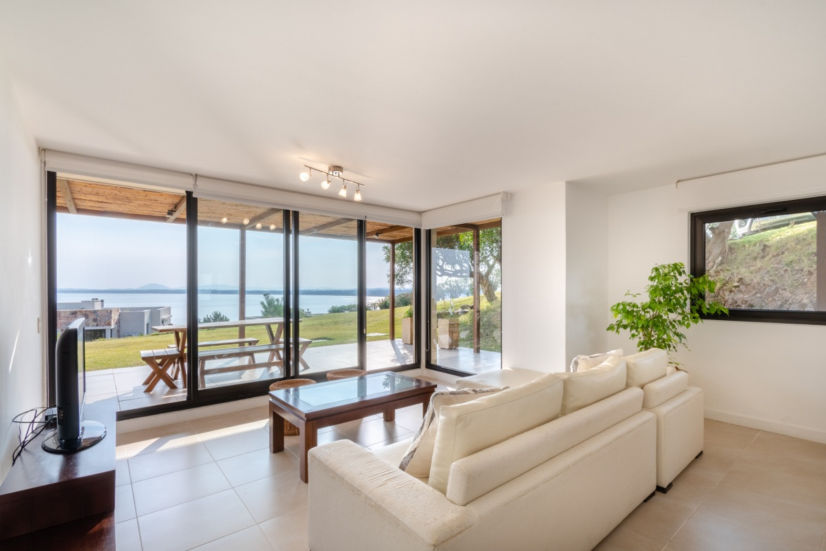 Venta y alquiler temporario de Apartamento amplio de 1 Dormitorio en Quartier Punta Ballena