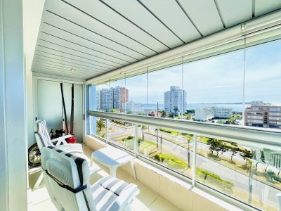 Apartamento de 2 Dormitorios y Parrillero a Pocos Metros de Playa Mansa