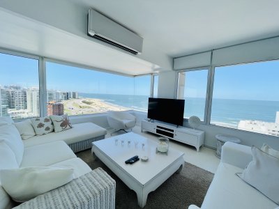 Alquiler temporario de maravilloso departamento piso alto de tres dormitorios, Peninsula, Punta del Este