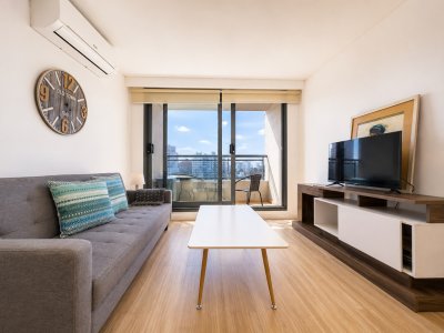 Alquiler anual o venta Apartamento de 2 Dormitorios, Playa Brava, Punta del Este
