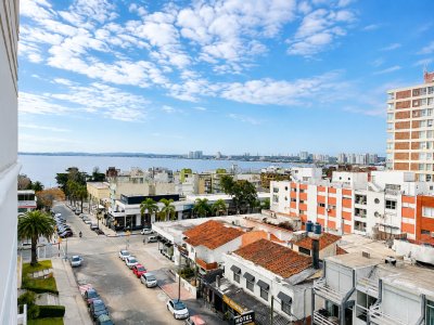 Venta de apartamento de 1 Dormitorio en el corazón de la Península, Punta del Este