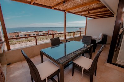 Venta de apartamento de dos dormitorios con parrillero exclusivo, Punta Ballena