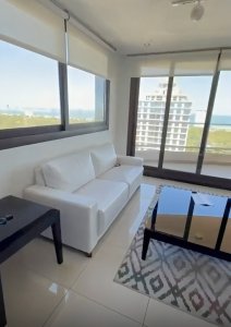 Apartamento moderno de 2 Dormitorios en Alquiler Anual sobre Roosevelt Punta del Este