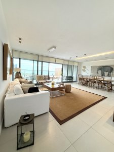 Venta de hermoso departamento de 2 dormitorios más parrillero en Punta Ballena 