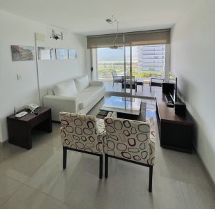 Apartamento de 2 Dormitorios a Pocos Metros de Playa Brava, Punta del Este