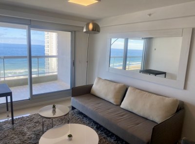 Alquiler temporal de apartamento de 2 dormitorios con parrillero en Playa Brava frente al MAR