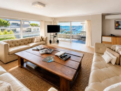 Espectacular Apartamento de 3 Dormitorios en Península de Punta del Este. En Venta y Alquiler Anual