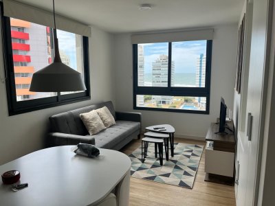 Venta y alquiler temporario de apartamento de 1 dormitorio a pasos de playa Brava