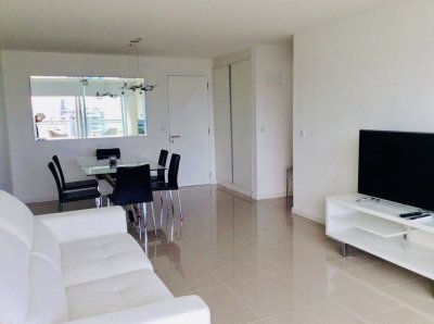 Alquiler temporal de apartamento de un dormitorio en torre moderna con servicios sobre Roosevelt, Playa Brava