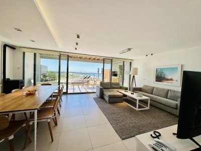 Venta y Alquiler temporario de apartamento moderno de dos dormitorios con parrillero en Punta Ballena
