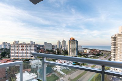 Apartamento de 2 Dormitorios y Medio en Forest Tower - Punta del Este