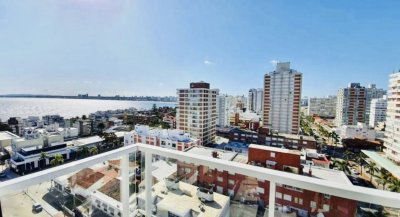 Venta de apartamento de dos dormitorios con dos baños en el corazòn de la Penìnsula, Torre con servicios