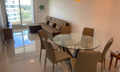 Venta de apartamento con parrillero propio de 1 Dormitorio en edificio Look Brava a pasos del Mar