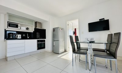 Venta Moderno Apartamento de 1 Dormitorio en Península, Punta del Este