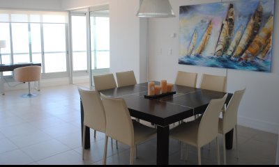 Alquiler temporario de apartamento esquinero piso alto en Torre Le Parc, Playa Brava
