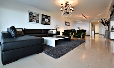 Moderno Apartamento de 3 Dormitorios frente al Mar - Playa Brava