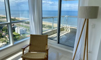 Alquiler temporal de apartamento piso alto de 2 dormitorios más servicio en playa brava