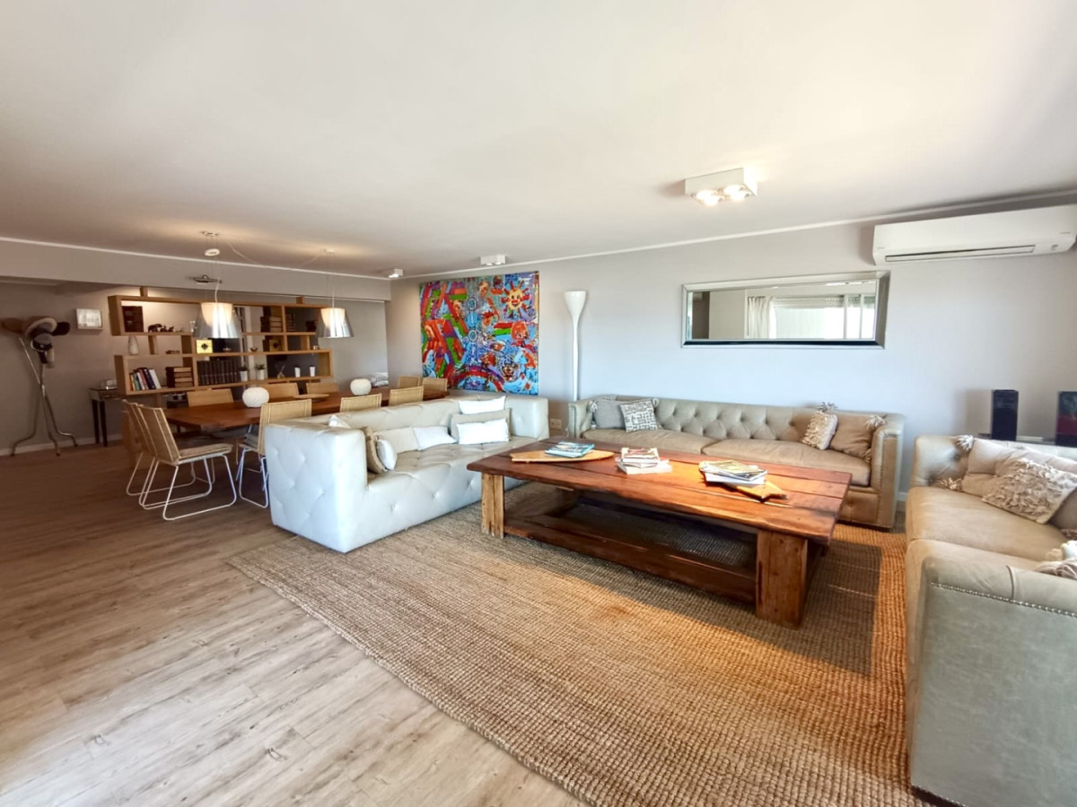 Espectacular Apartamento de 3 Dormitorios en Península de Punta del Este. En Venta y Alquiler Anual