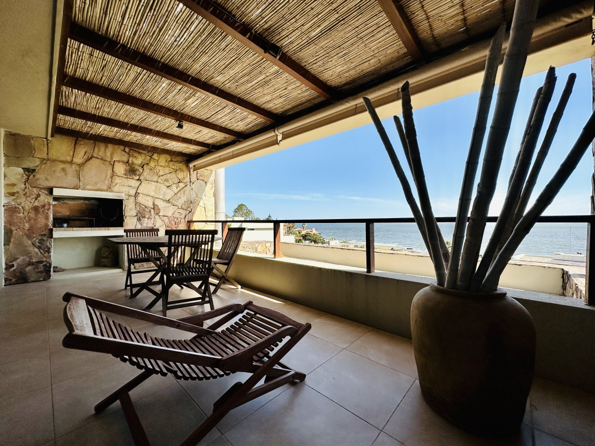  Apartamento dormitorio y medio 2 baños en Punta Ballena