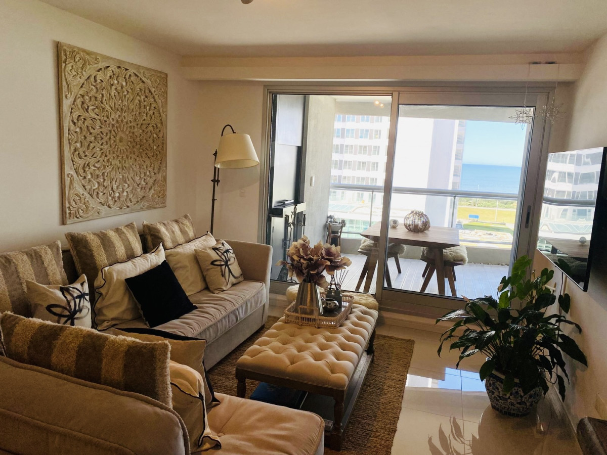 Alquiler temporario de apartamento de 3 dormitorios y parrillero en Playa Brava, Punta del Este