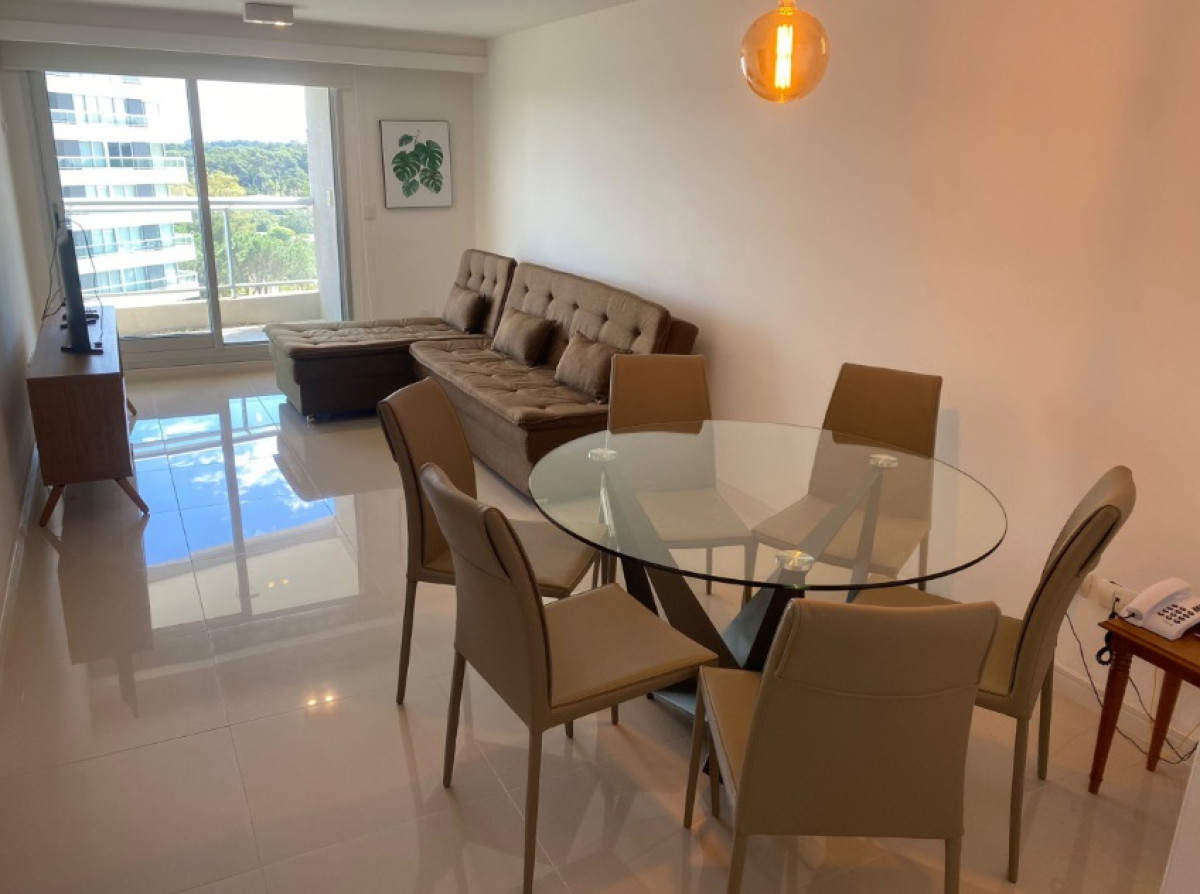 Apartamento con parrillero propio de 1 Dormitorio en edificio Look Brava a pasos del Mar