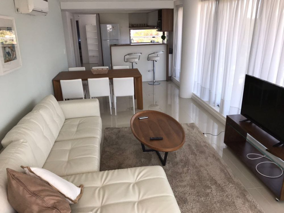 Excelente Apartamento de 2 Dormitorios en Alquiler Invernal, Playa Brava