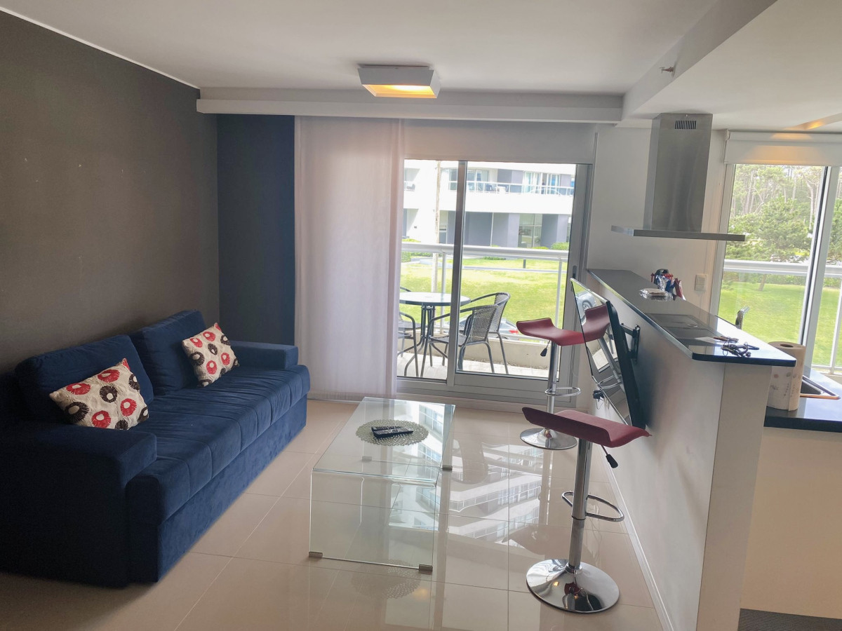 Apartamento de 1 Dormitorio en Torre con Servicios, Playa Brava