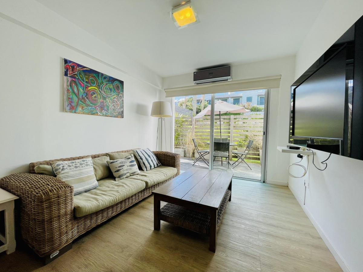 Apartamento de 2 Dormitorios en Montoya, La Barra