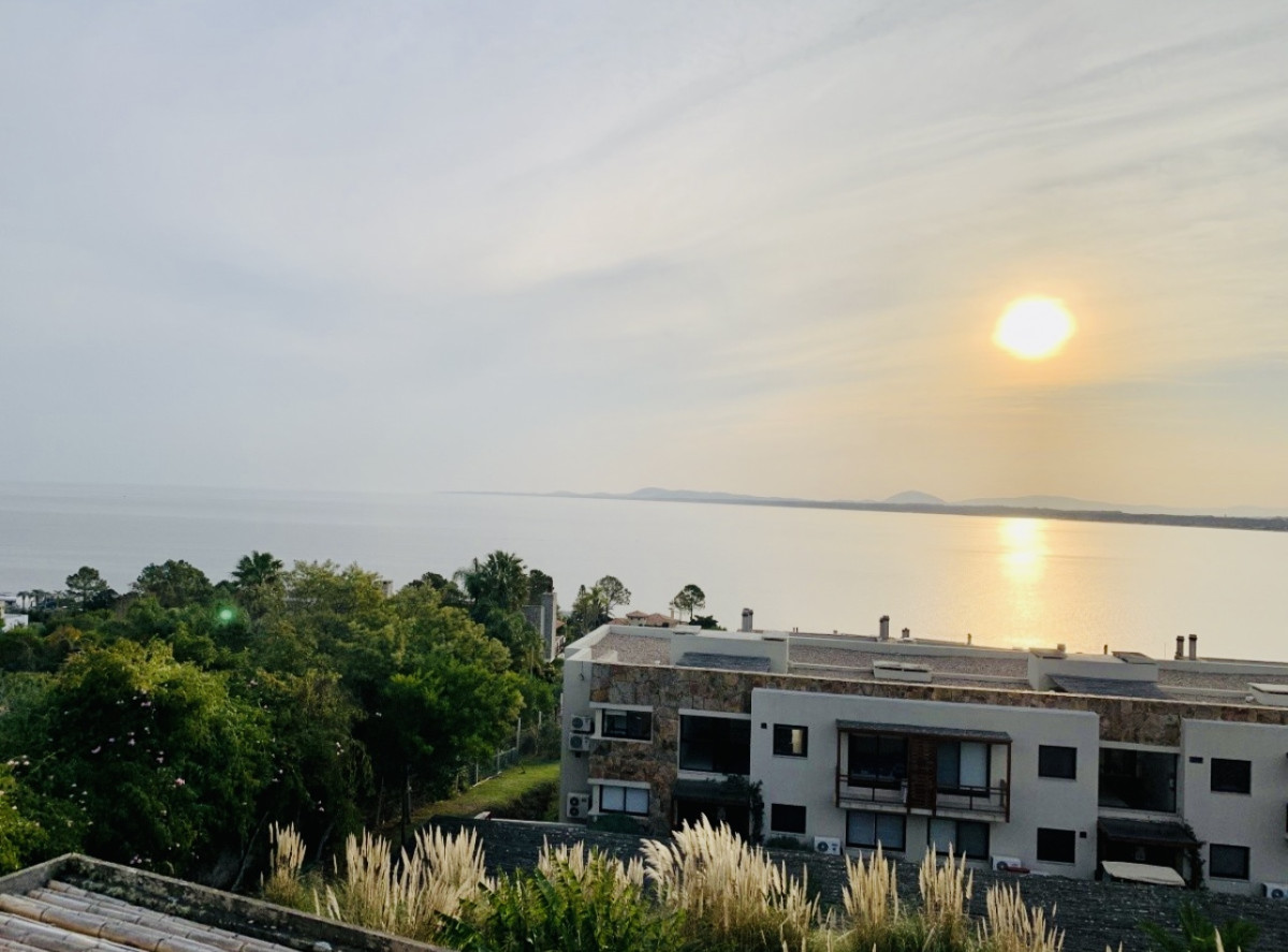 Alquiler temporario de apartamento de dos dormitorios con parrillero, Punta Ballena