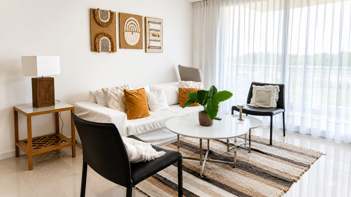Apartamento de 3 Dormitorios en Primera Línea del Mar, Playa Brava Punta del Este