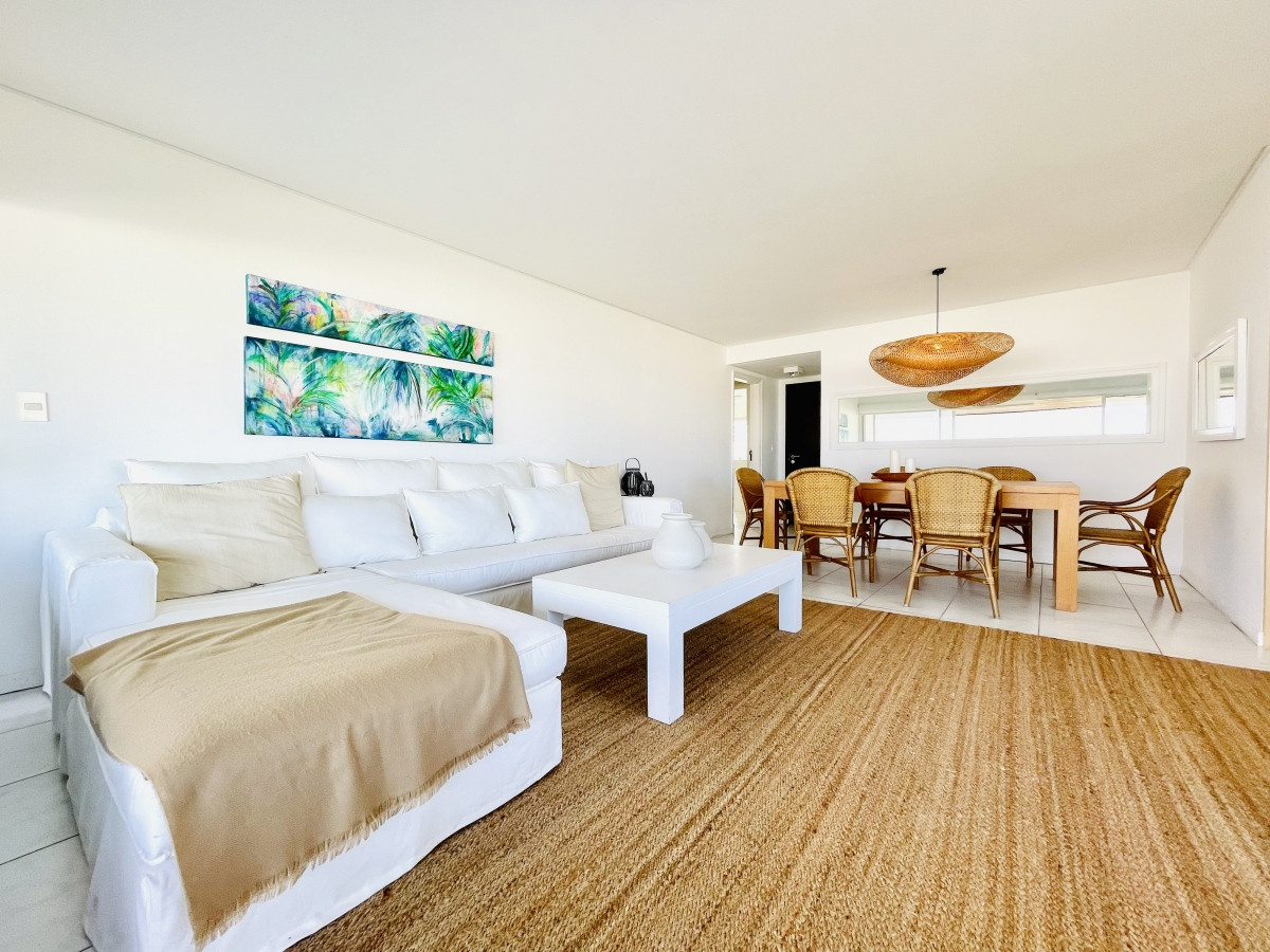 Maravilloso Penthouse de 3 Dormitorios y Parrillero en Montoya, La Barra