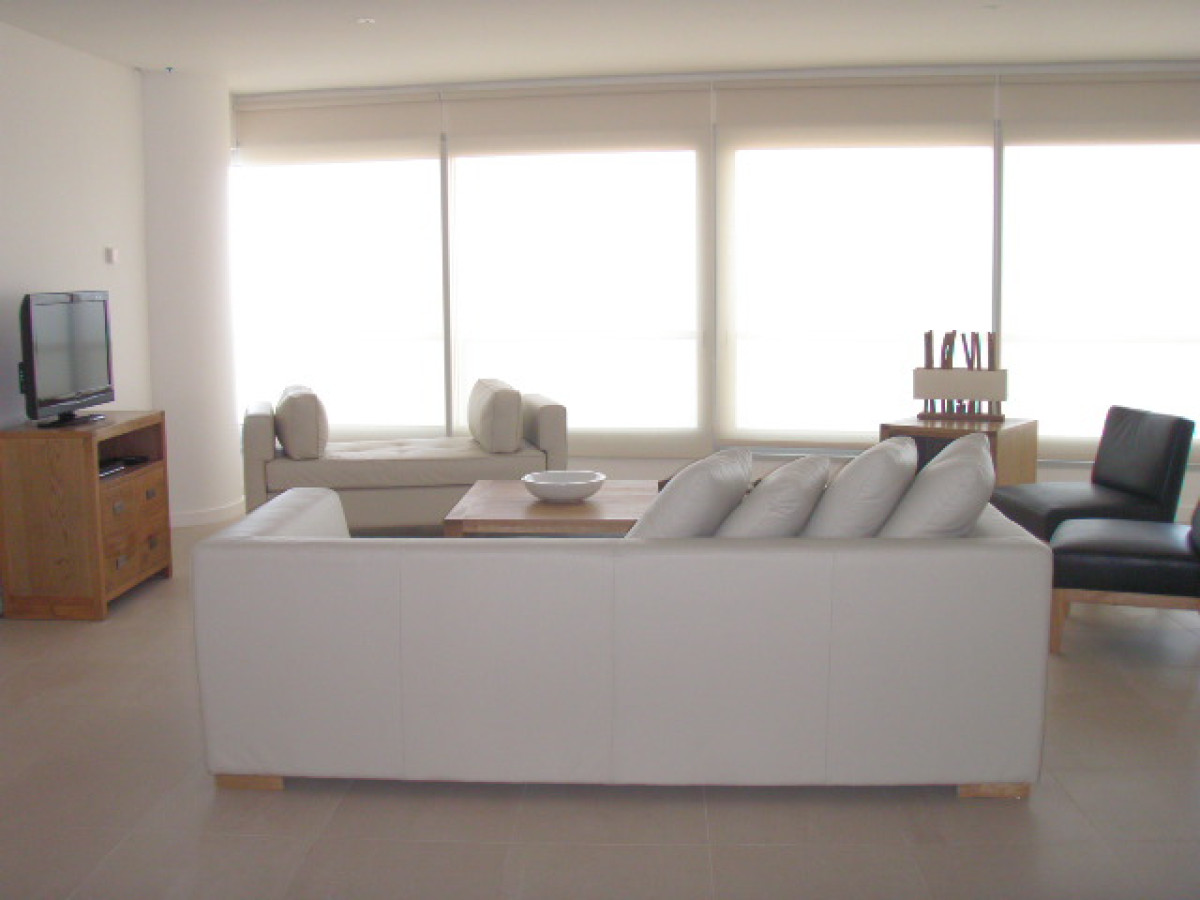 Alquiler temporario de departamento esquinero en torre Le Parc, Punta del Este