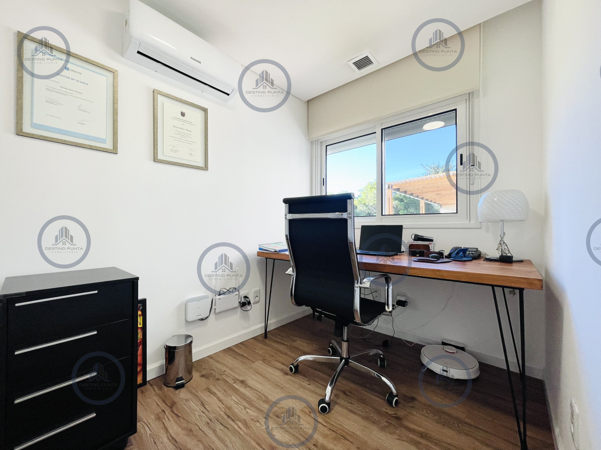 Casa ID.2333 - Moderna Casa de 4 Dormitorios, Piscina Climatizada y Parrillero en Punta Ballena, Barrio Semi Privado