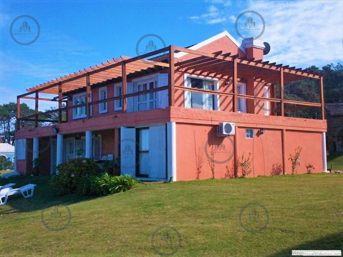 Casa ID.1097 - Excelente Casa de 4 Dormitorios con Vista al Mar y Piscina en Montoya, La Barra