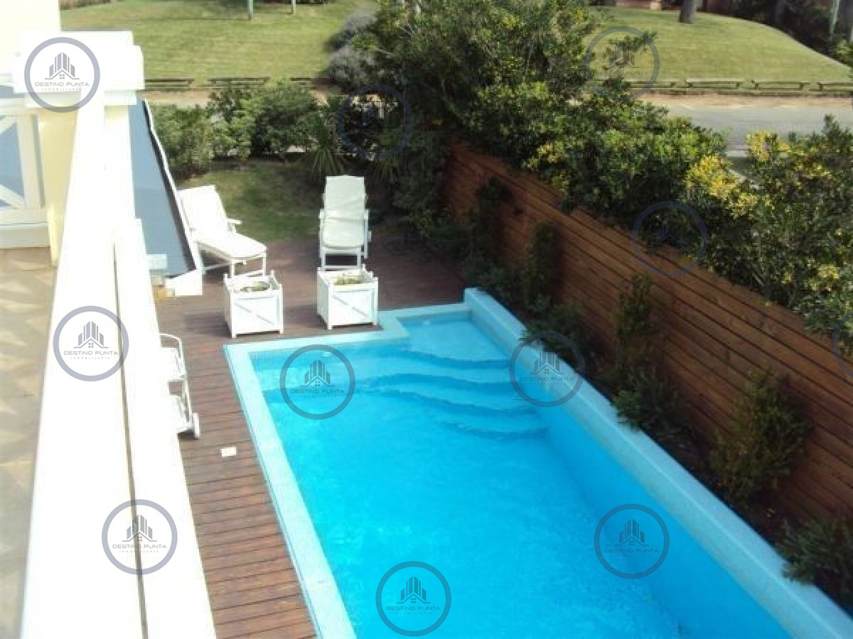 Casa de 3 dormitorios en alquiler y venta en Montoya con piscina a 100 mts del mar — fotografía 4