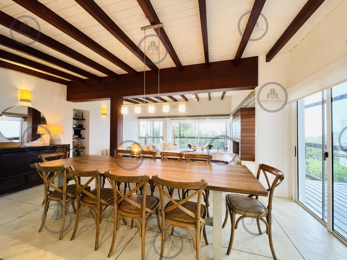 Casa ID.533 - Excelente Casa de 5 Dormitorios en Manantiales, Punta del Este