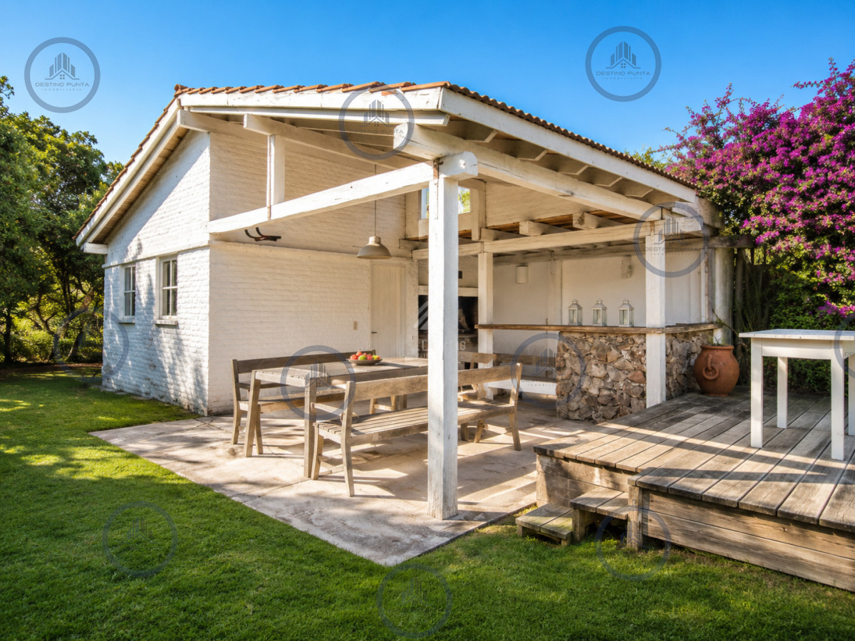 Casa ID.393 - Oportunidad en venta! Excelente Casa de 4 Dormitorios con Piscina y Parrillero en Montoya, La Barra
