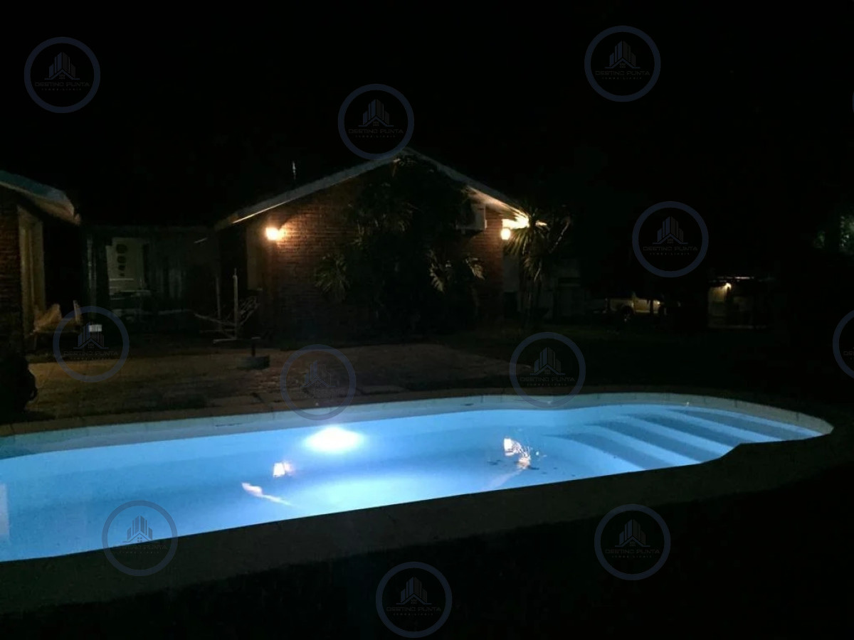 Casa de 3 Dormitorios y Piscina en Playa Mansa — fotografía 2
