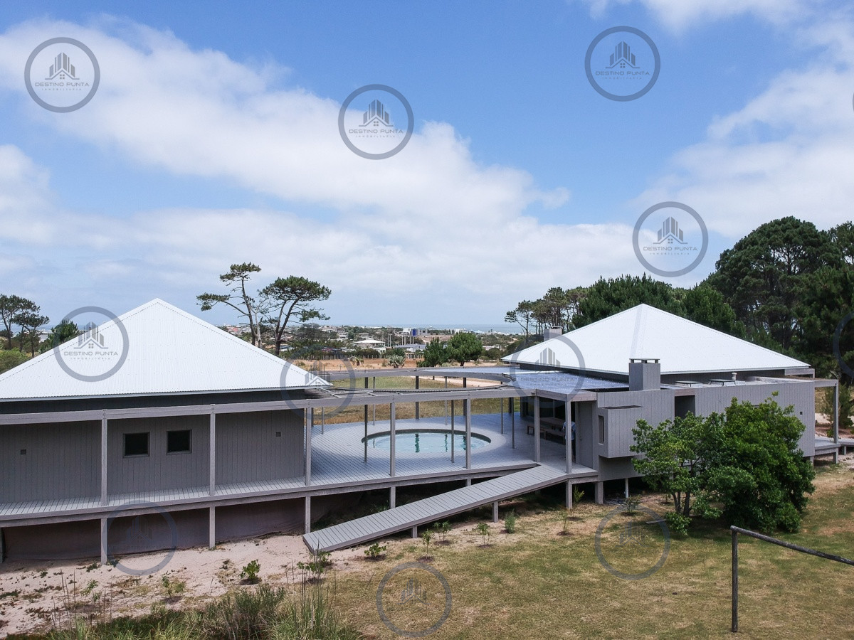 Espectacular Casa de 4 Dormitorios en Pinar del Faro - José Ignacio — fotografía 1