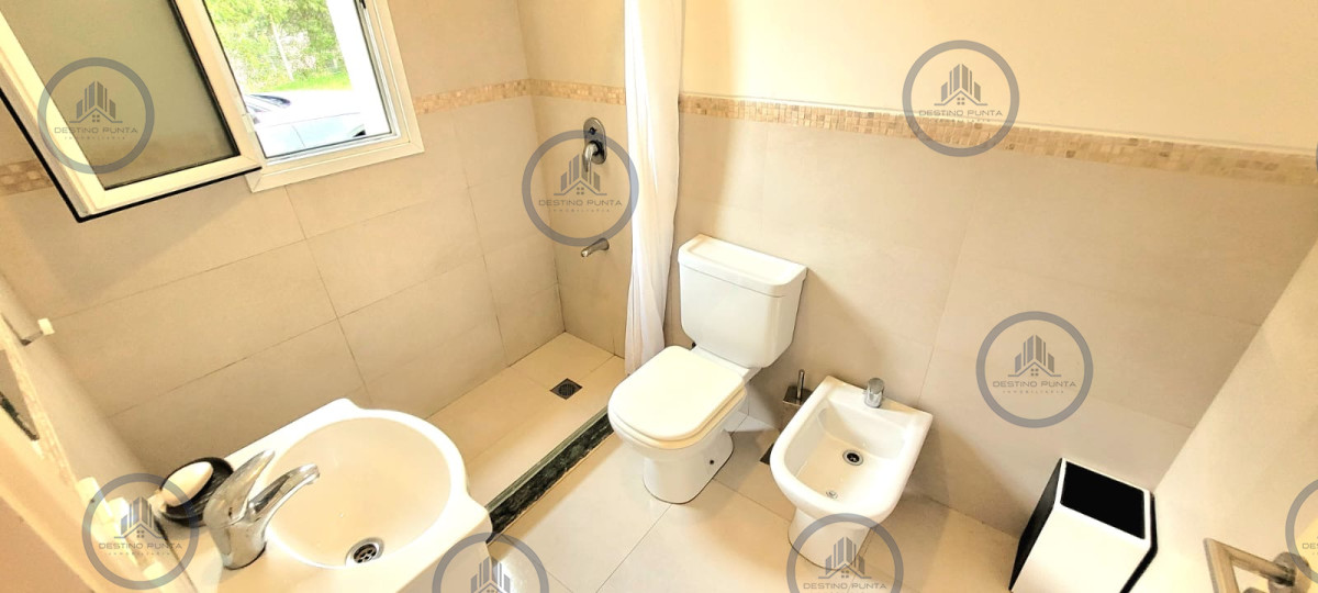 Casa ID.2392 - Casa moderna de 5 dormitorios y Piscina Climatizada en Punta del Este