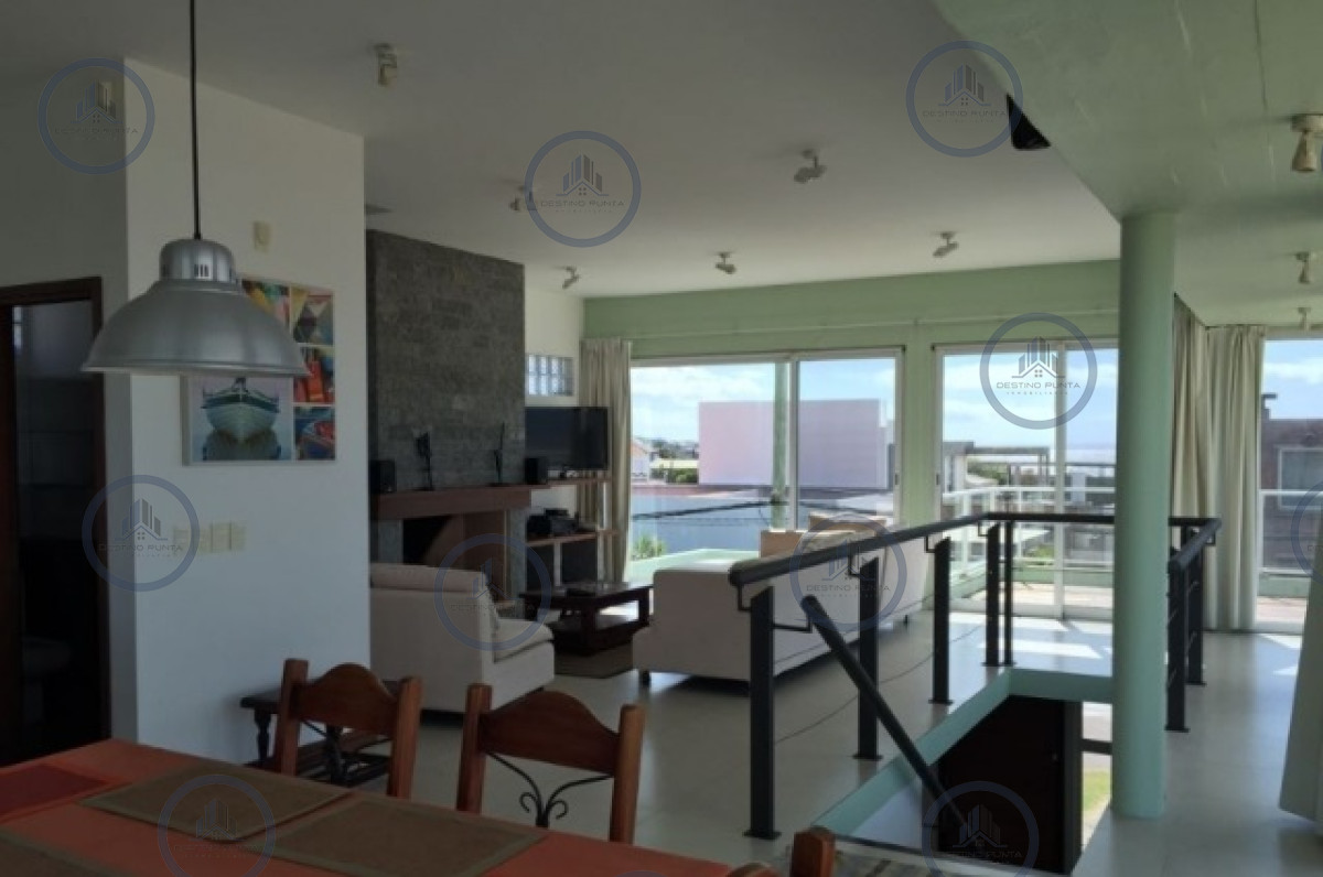 Excelente Casa de 3 Dormitorios y Vistas en Manantiales — fotografía 4