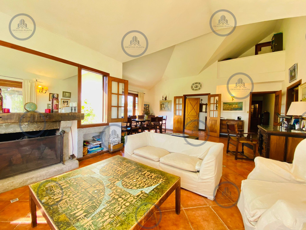 Casa de 4 Dormitorios en Playa Mansa, Punta del Este — fotografía 3