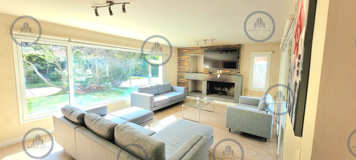 Casa ID.2392 - Casa moderna de 5 dormitorios y Piscina Climatizada en Punta del Este