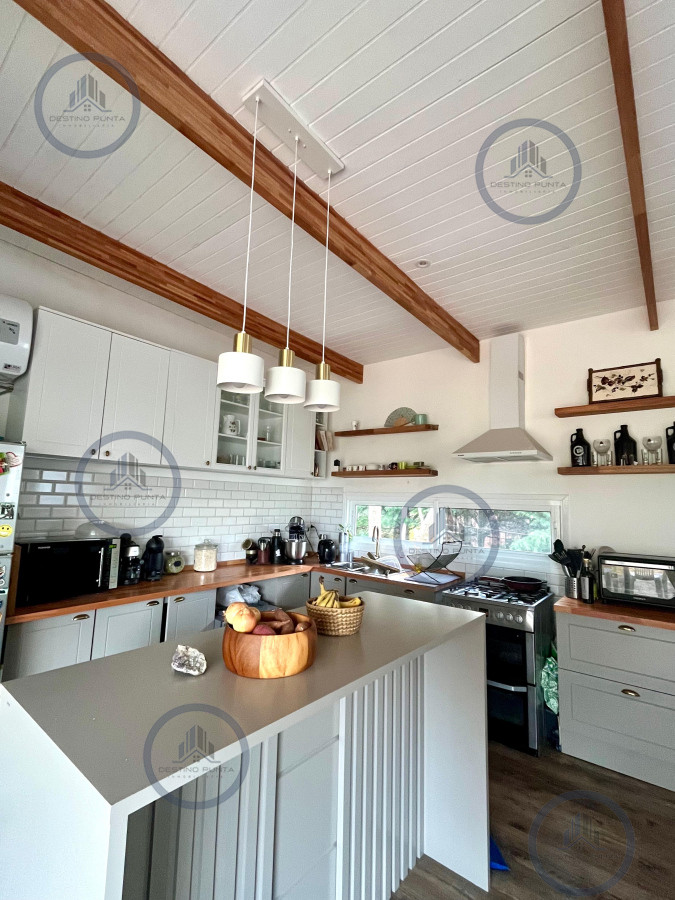 Casa ID.2838 - Casa de 3 dormitorios y 2 baños con piscina en barrio Marly, Punta del Este