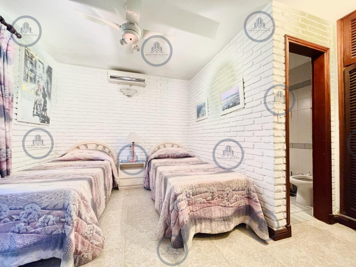 Casa ID.337 - Excelente Casa de 4 Dormitorios en Playa Mansa - Punta del Este