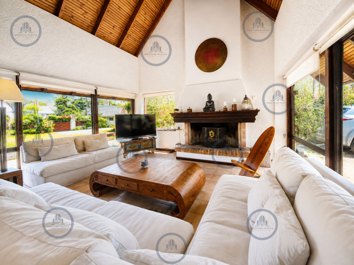 Cómoda Casa de 5 Dormitorios y Piscina Climatizada en Punta del Este — fotografía 3