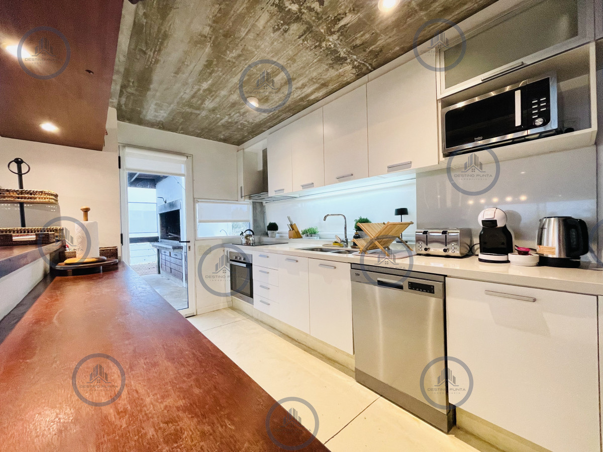 Casa ID.533 - Excelente Casa de 5 Dormitorios en Manantiales, Punta del Este