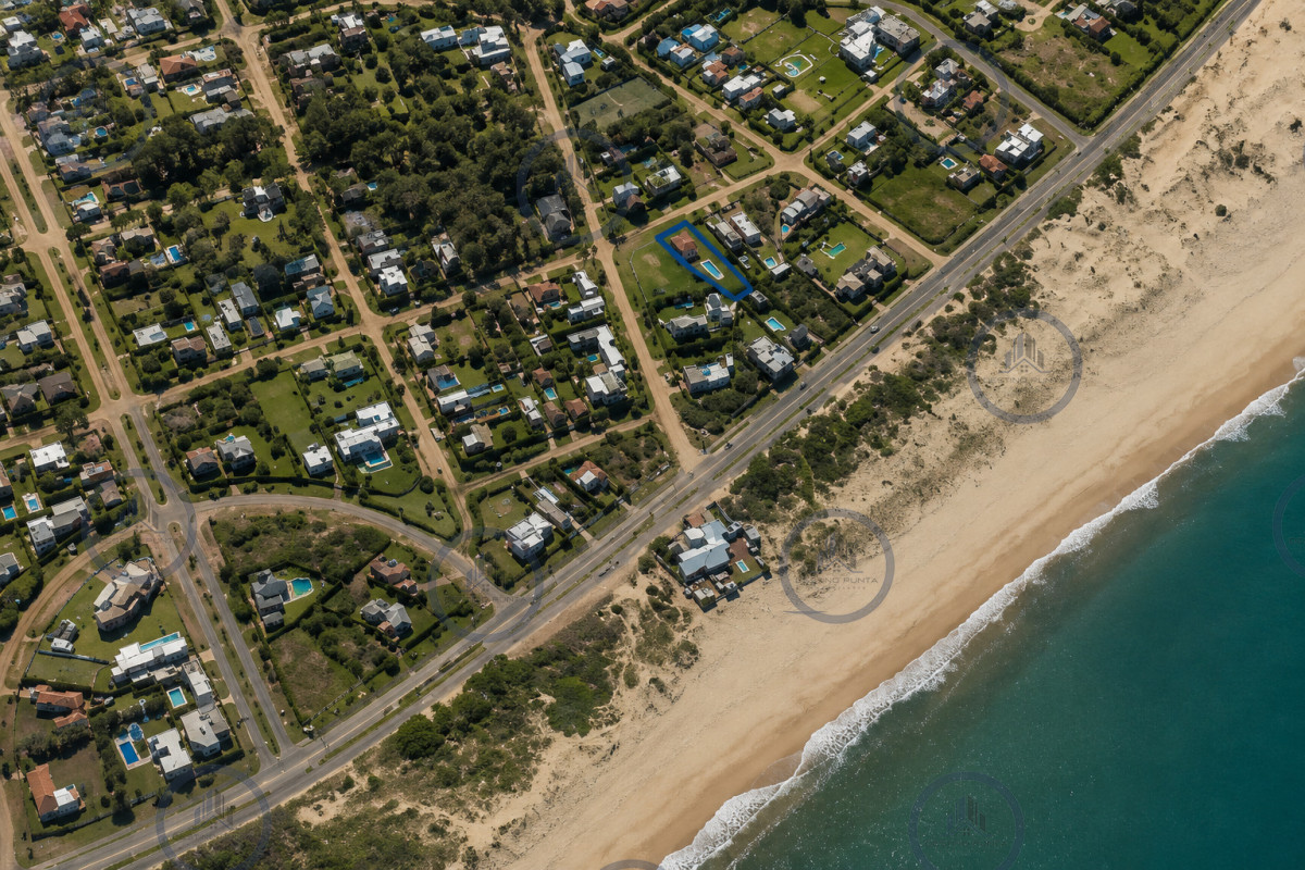 Casa ID.1097 - Excelente Casa de 4 Dormitorios con Vista al Mar y Piscina en Montoya, La Barra