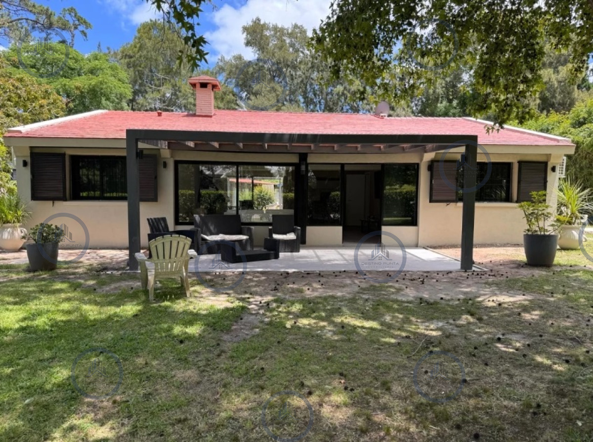 Casa ID.1408 - Casa Reciclada de 4 Dormitorios con Piscina en San Rafael, Venta y Alquiler Anual